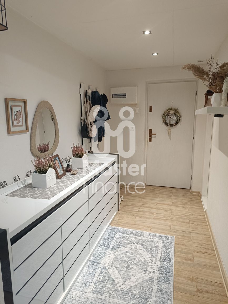 Znížená cena 4-izbový byt s loggiou Žabokreky nad Nitrou - 11