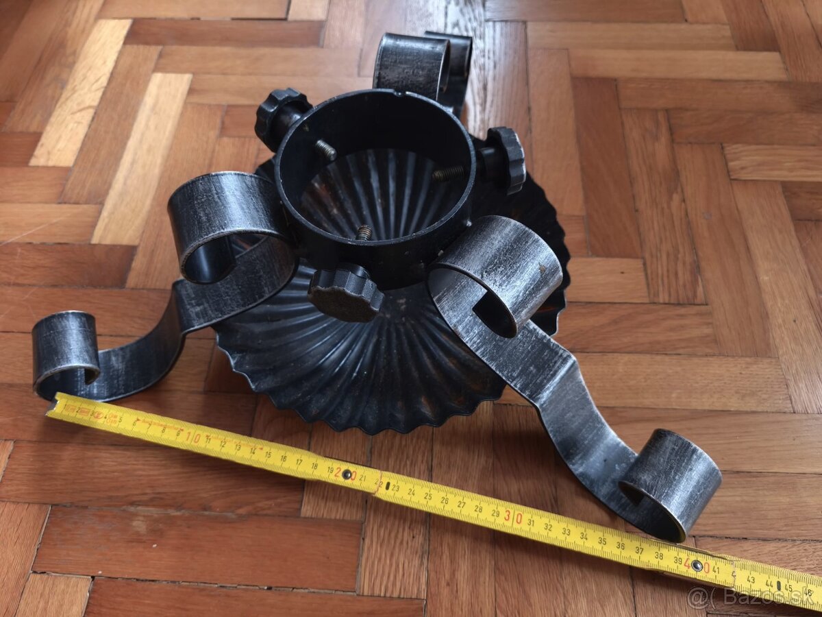 Kovaný vianočný stojan na stromček - 11