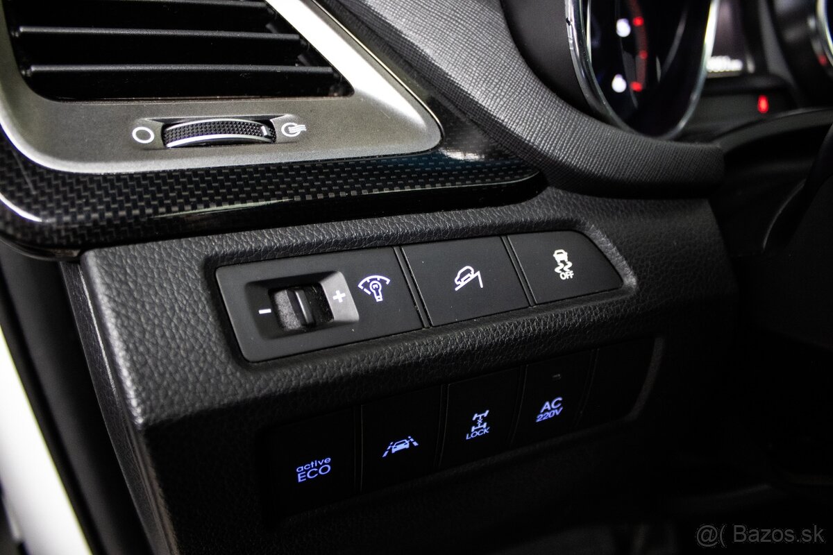 Santa Fe 4x4 AT6 145kW Panoráma - 11