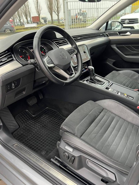 Volkswagen Passat 2.0 TDI Elegance DSG - 11