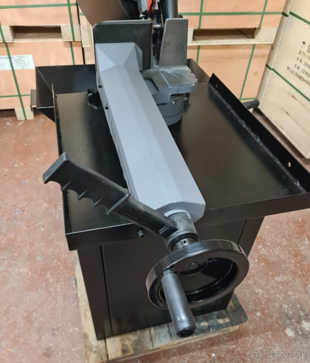 Pásová pila na kov s chladením - 11