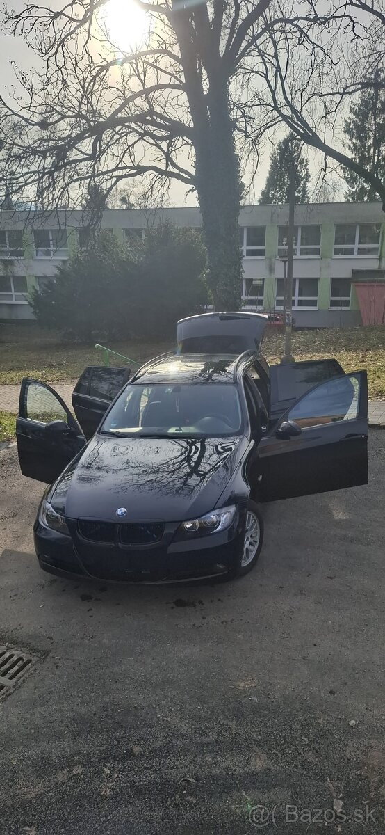 BMW 318d kombi E91, panoramatická strecha. - 11