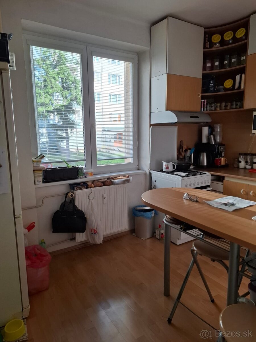 Na Malinovského ulici slnečný 67 m2 dobrý byt - 11