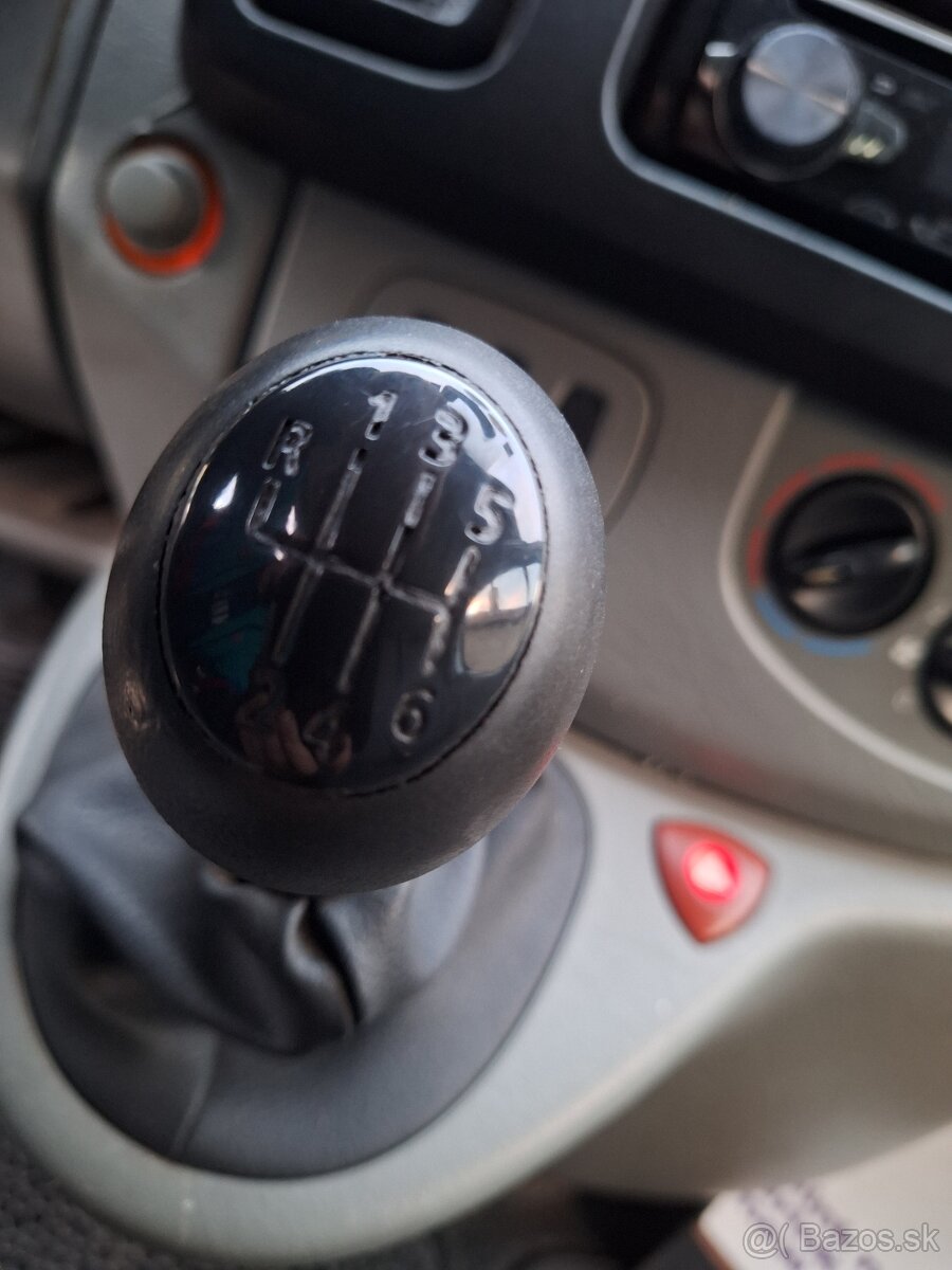 RENAULT TRAFIC 1,9DCI KLÍMA VYSOKÝ - 11