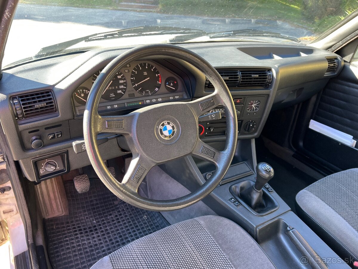 BMW E30 Touring 318i (1990) – Alpinweiss – originálny stav - 11
