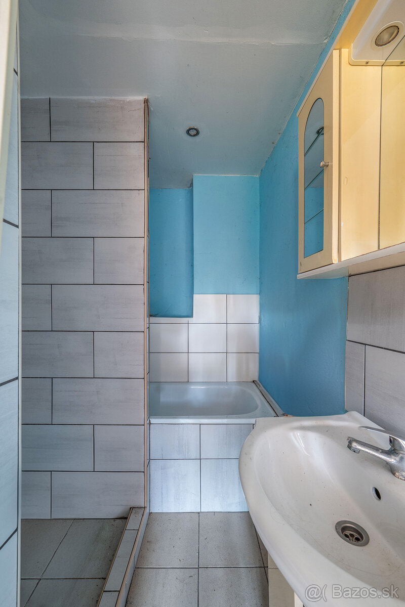 POZEMOK so starším rodinným domom | 752 m² | Košice - Poľov - 11