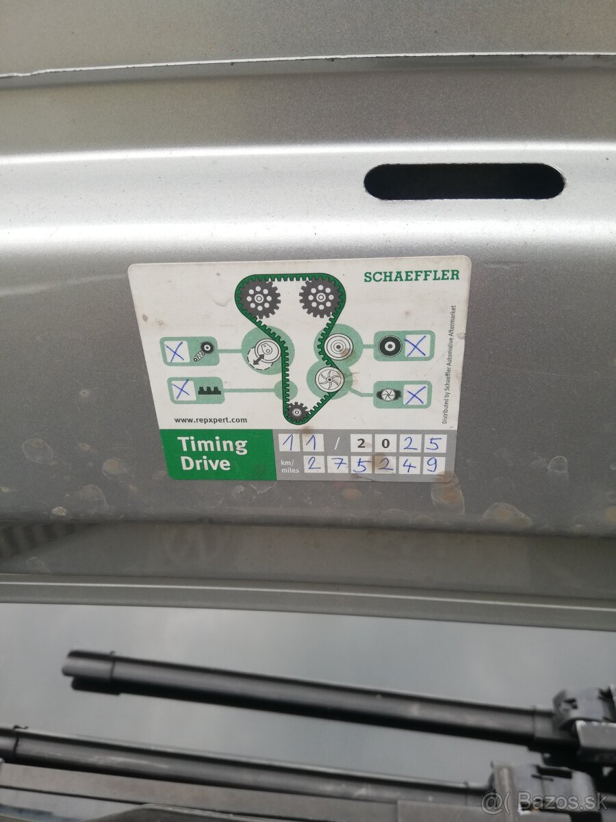 VW Touran 2.0 FSI - 11