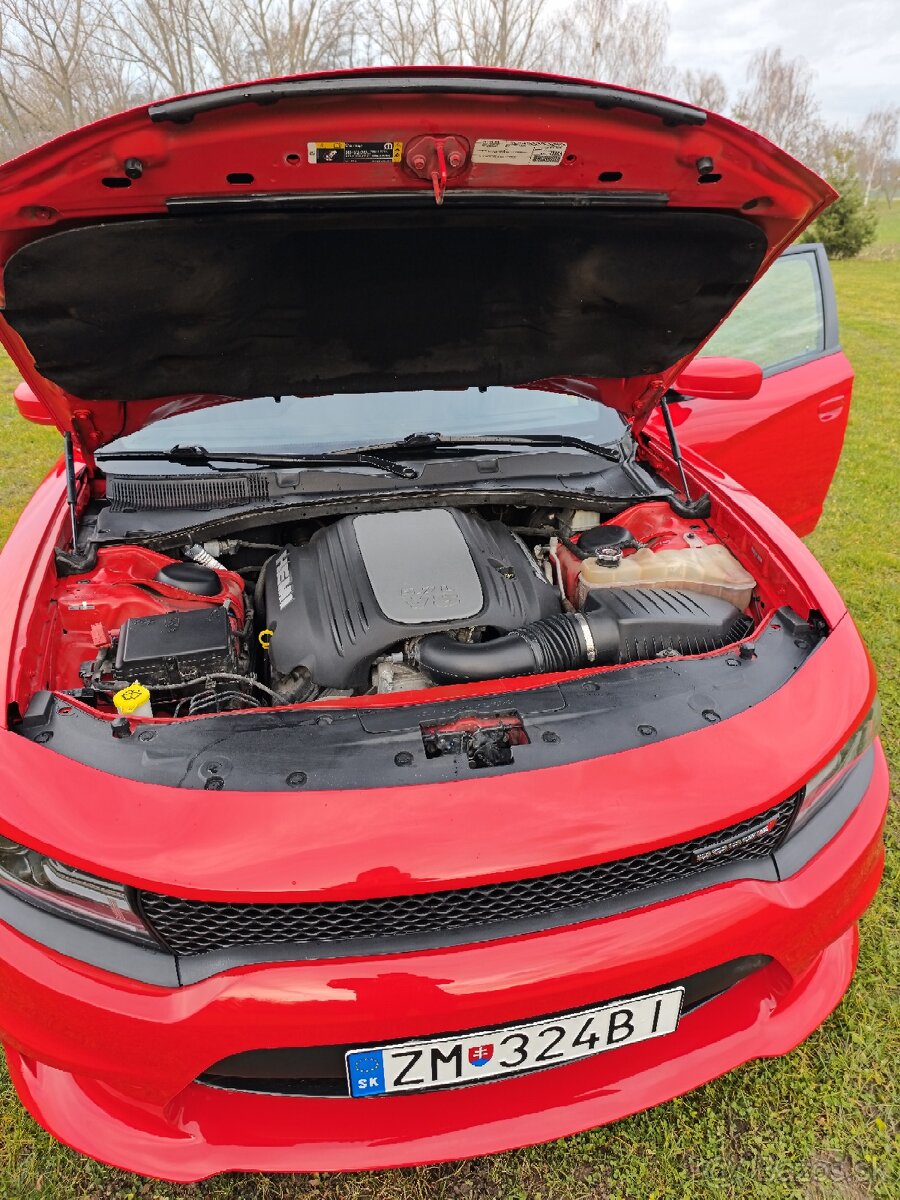 Dodge charger 5.7hemi 276kw rok vyroby 2020 - 11