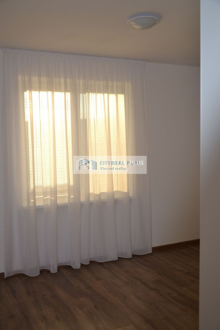 Predám novostavbu 4-izbového bungalovu Lužianky - 11