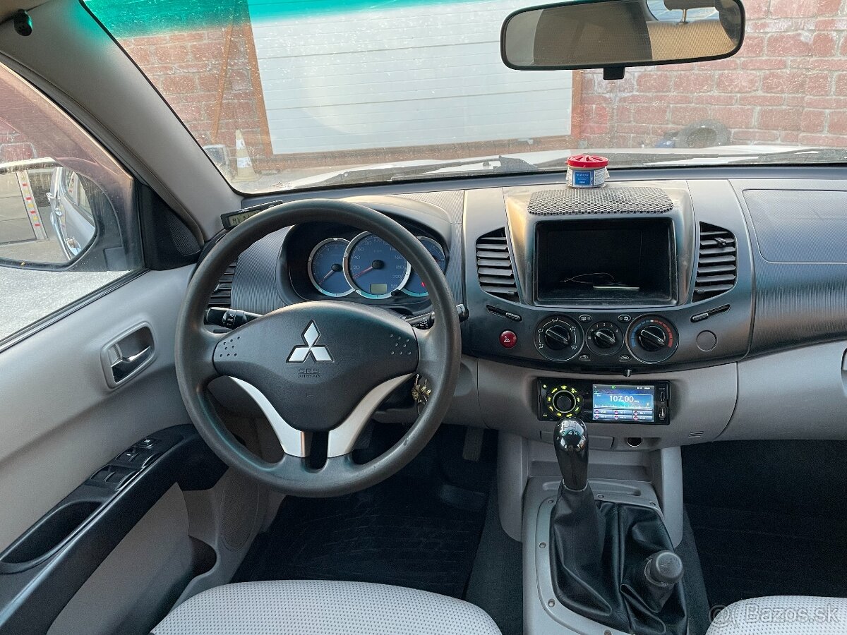 Mitsubishi L200 2,5 DI-D 4WD - 11