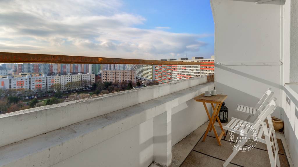 AXIS REAL | Dvojgarsónka, 2x LODŽIA, BA V. Petržalka, Nám. h - 11