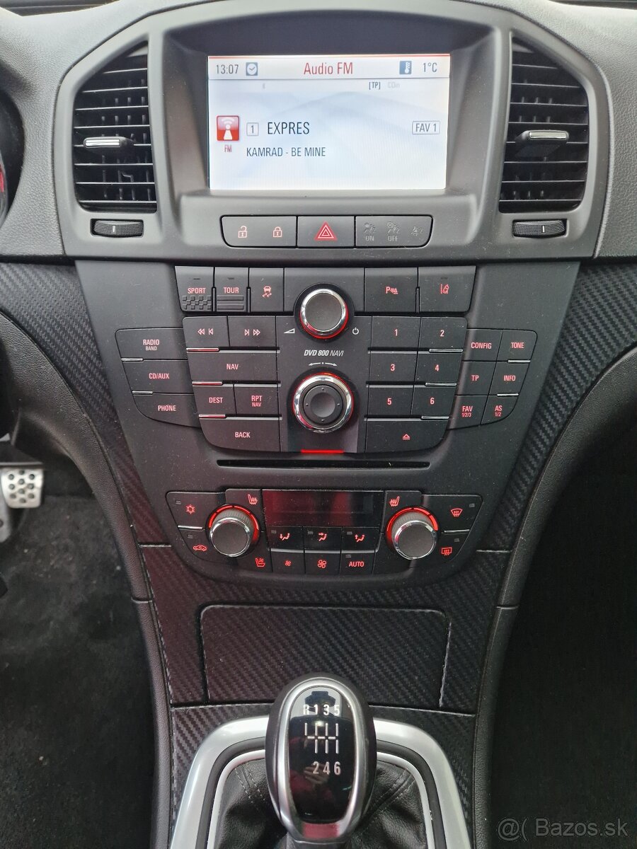 Opel Insignia ST 1.6 Turbo ECOTEC Cosmo - 11