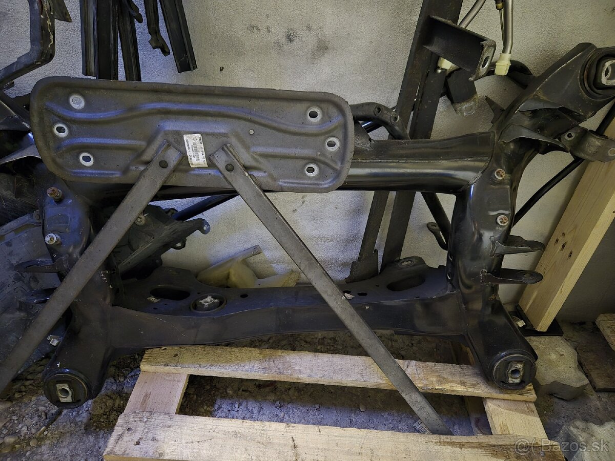 BMW f30 f31 kryt motora a iné diely - 11