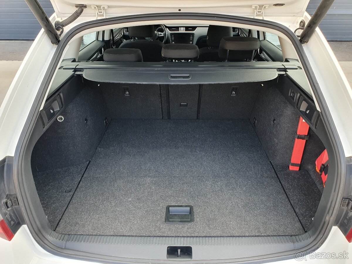 Škoda Octavia Combi 2.0 TDI Elegance/Style 4x4 - 11