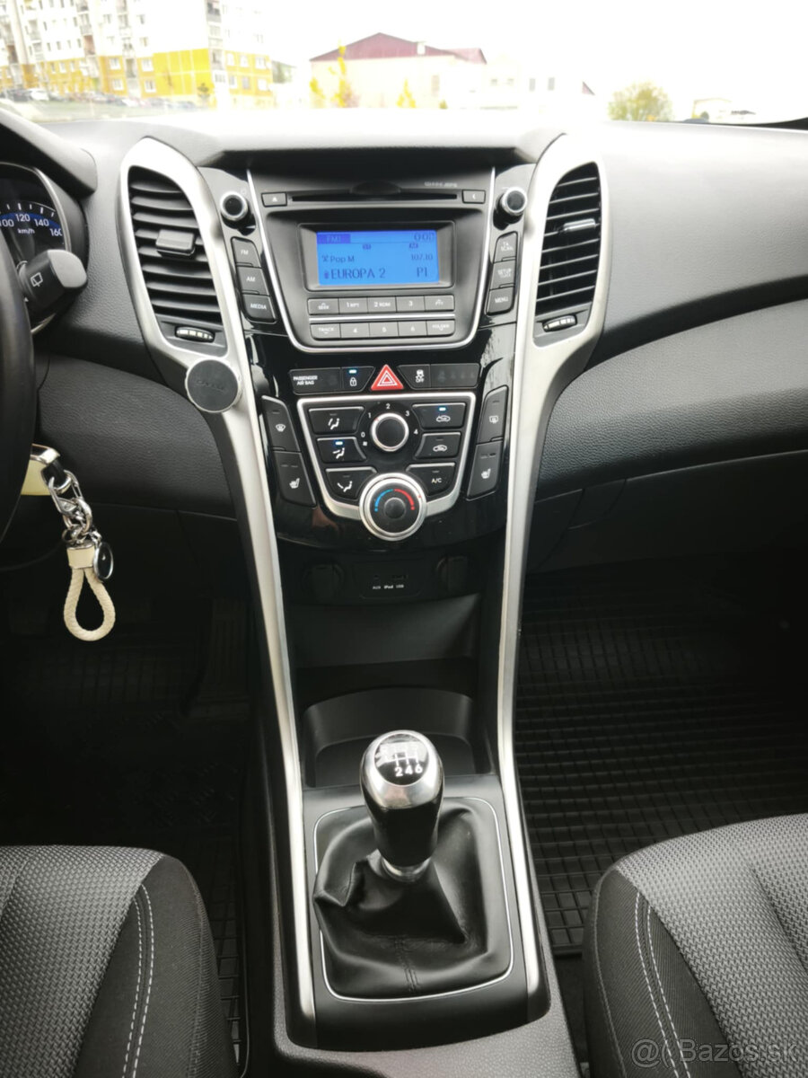 Hyundai i30 CVVT Comfort - 11