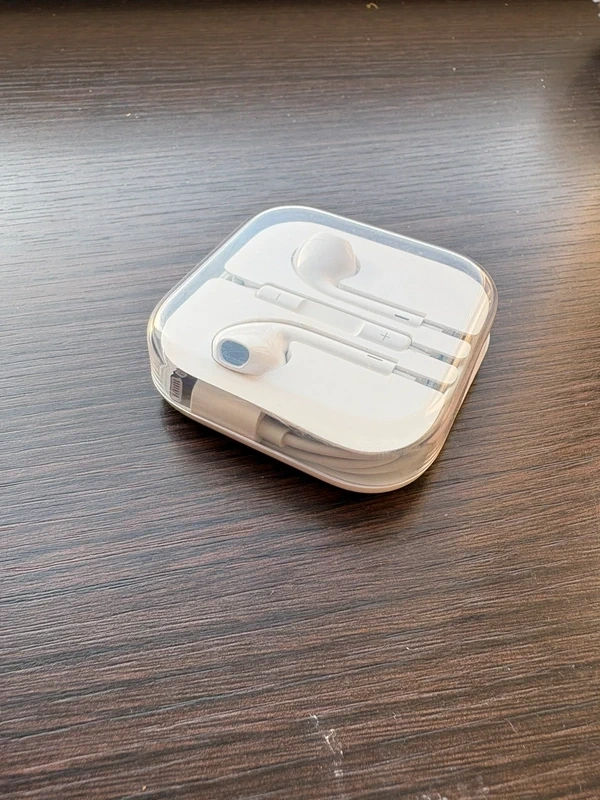 iPhone 11 Pro + Apple Sluchátka EarPods - 11