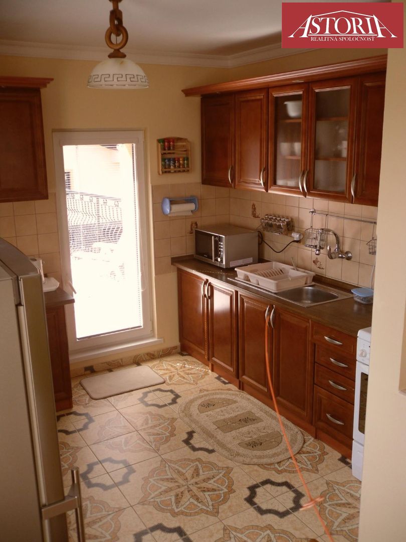 rodinný dom s 2 garážami - Martin - Stráne - 11