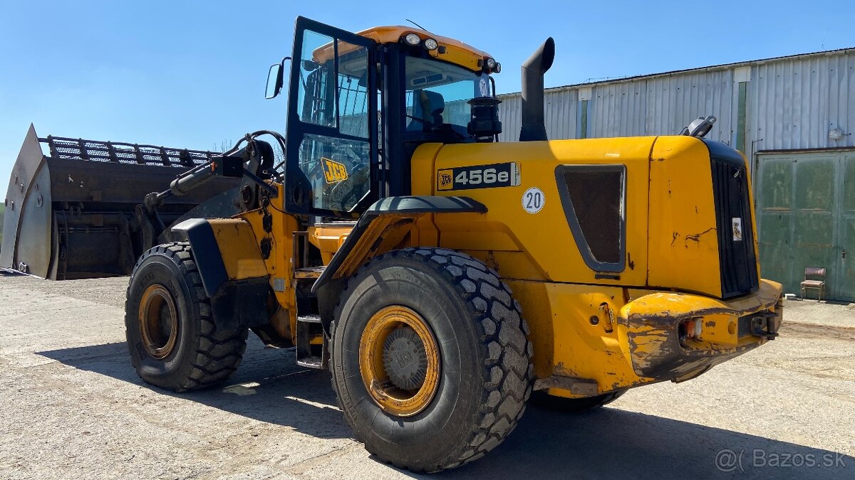 kolesový čelný nakladač JCB 456 - 11