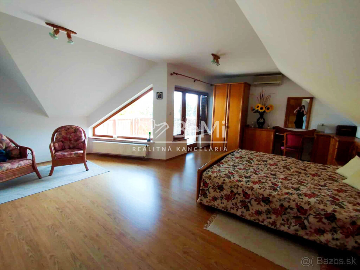 Výnimočný 7 izbový dom v Zbehoch – so saunou a bazénom - 11