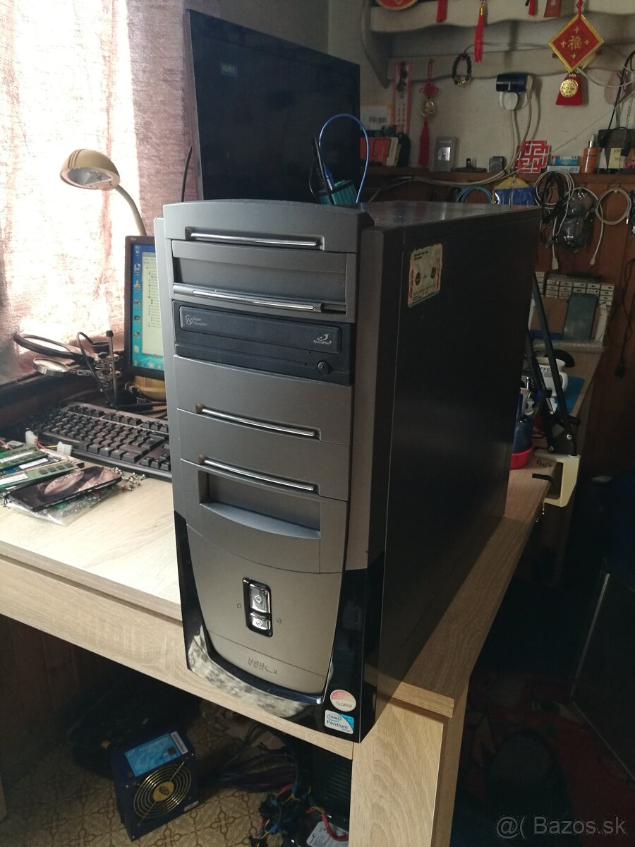 PC Intel Pentium DualCore. 2 X 250 GB. 4 GB. Windows 7. - 11