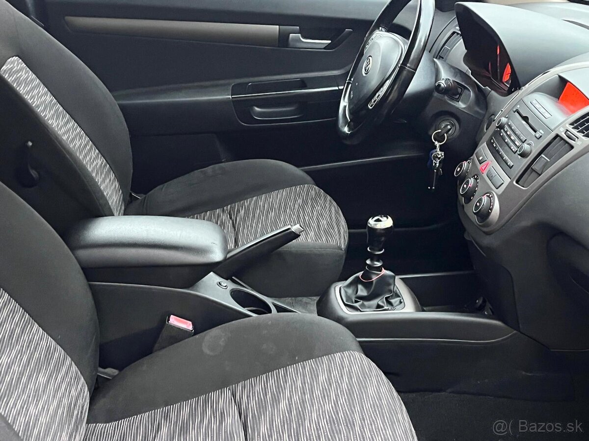 KIA ProCeed 1.6i 2008, výborný stav, STK do 2026 - 11