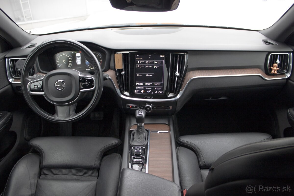 Volvo V60 Cross Country D4 AWD Pro AUTO. - 11