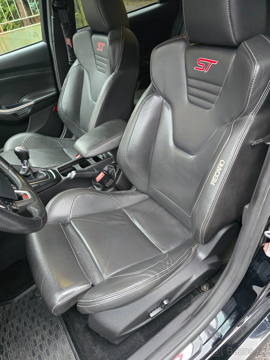 Ford Focus ST 2.0 ecoboost - 11