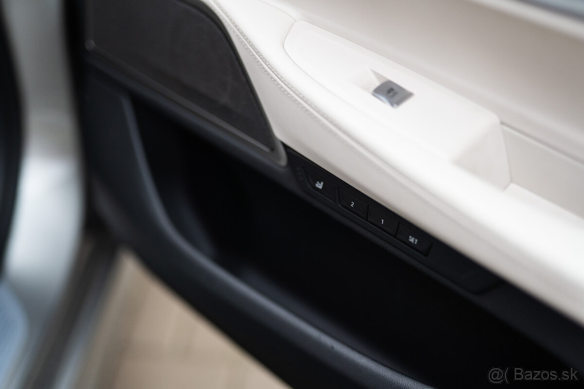 BMW 750d xDrive M-Sport - 11