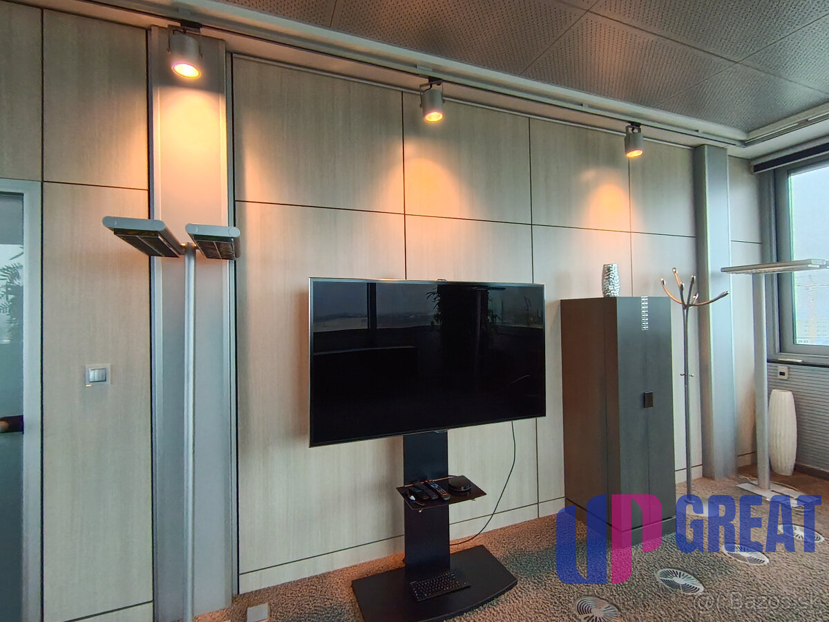 Ikonické Sídlo na prenájom pre Lídrov na 10. Poschodí - 11