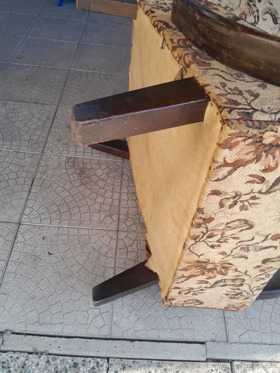 Historické čalúnené kreslo dizajn Halabala? - 11