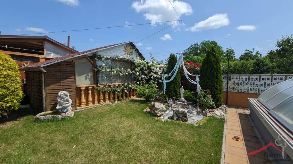 Rodinný dom na predaj, Lúčnica nad Žitavou-Martinová, pozemo - 11