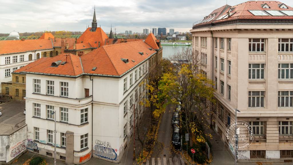 2-izb. byt, KRÁSNY VÝHĽAD, BA. Staré Mesto, Vajanského ul. - 11