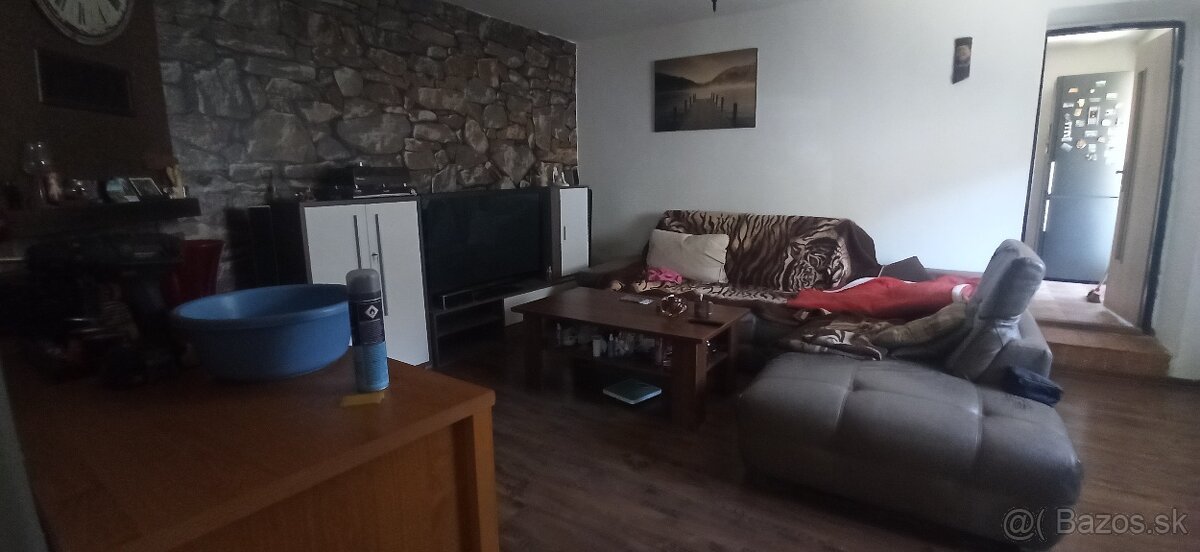 Predaj rodinného domu dražbou v obci Hrochoť, okres BB - 11