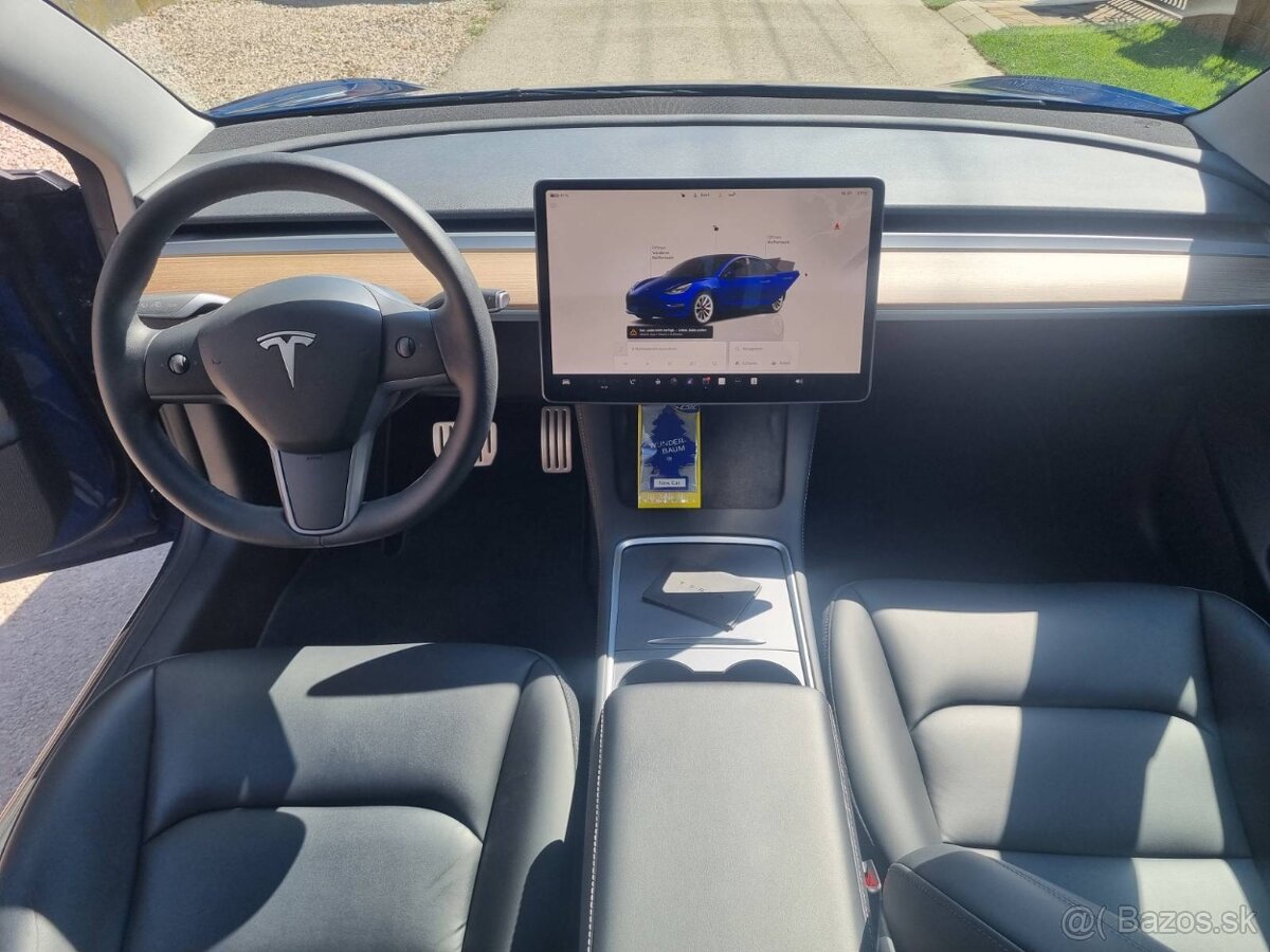 Tesla Model 3 Performance - 11