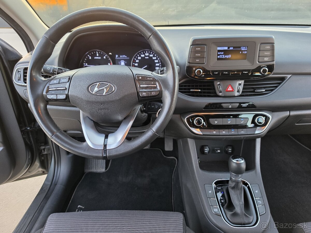 Hyundai i30 CW 1.6CRDi automat - 11