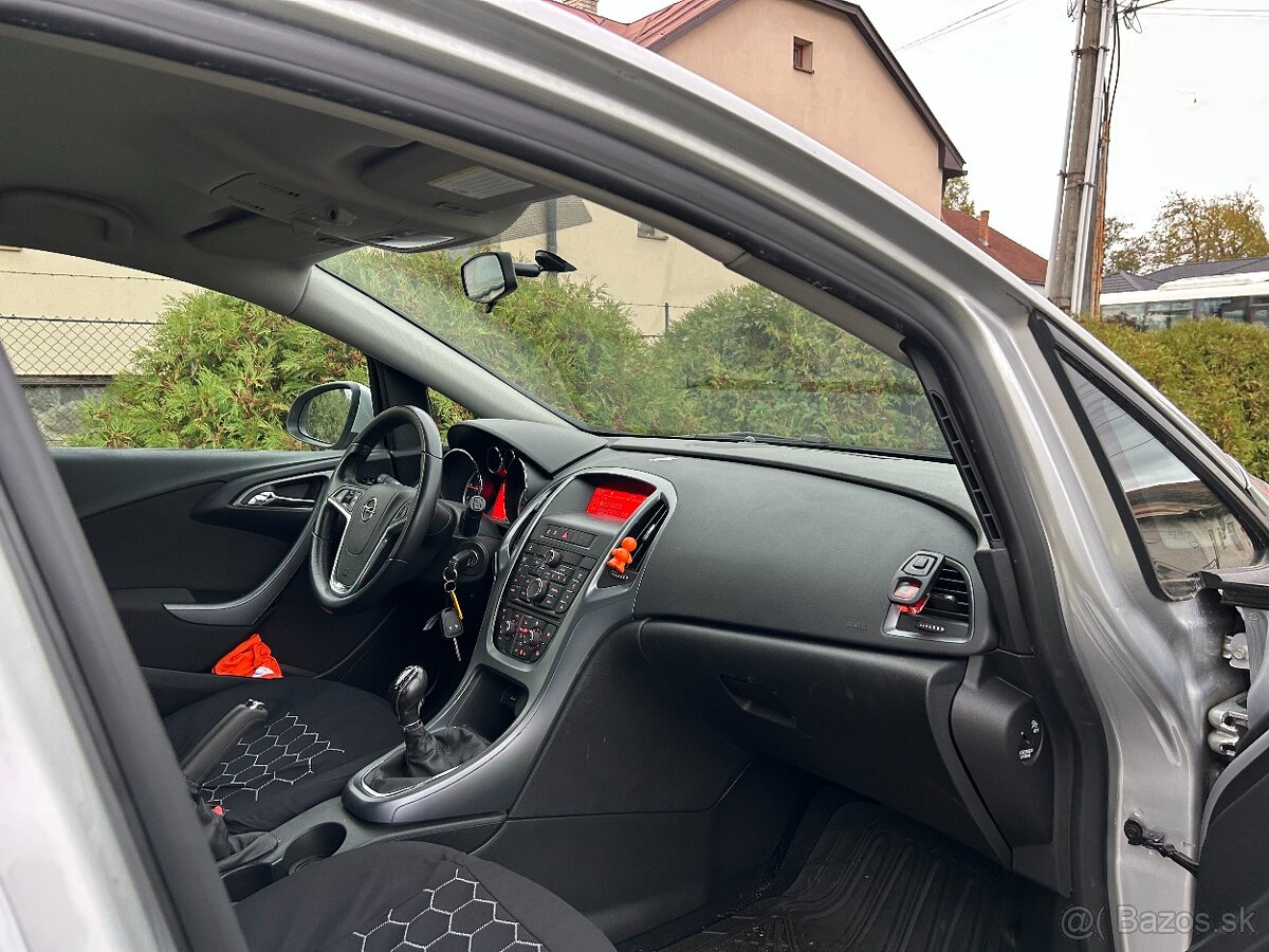 ►Opel Astra 1.7 CDTI 130k Active ►2013 ►Kúpené v SR - 11