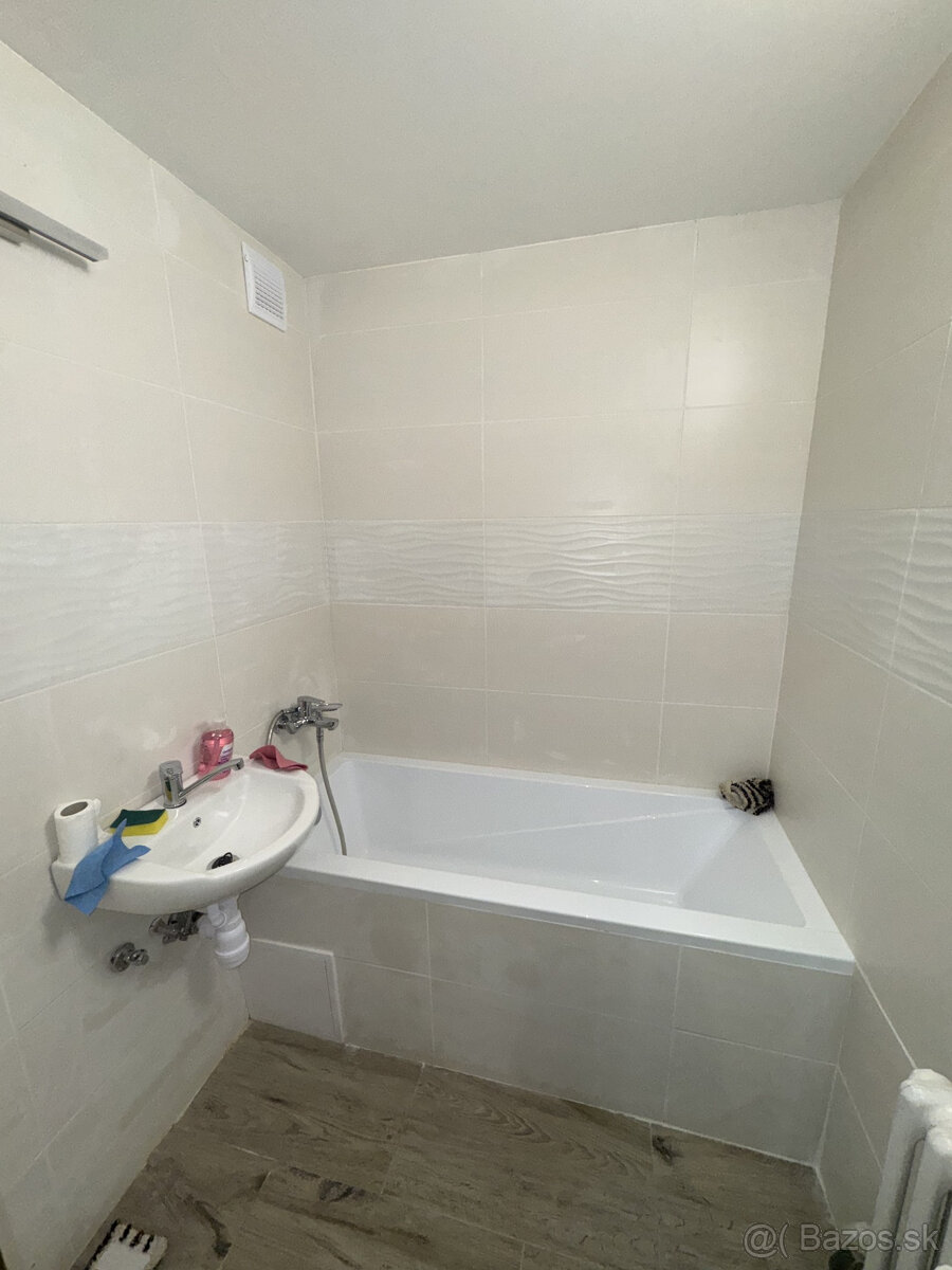 Na predaj 3-izbový byt po rekonštrukcii v atraktívnej lokal - 11