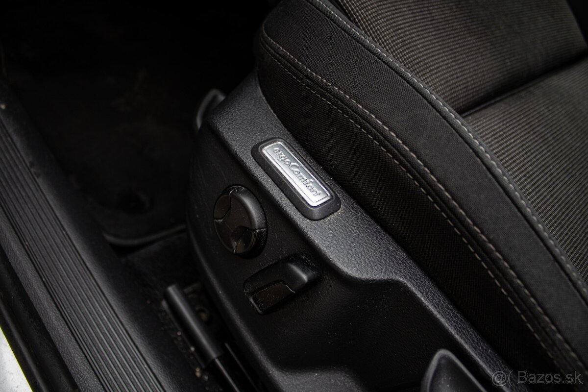 Volkswagen Passat Variant 2.0 TDI BMT Comfortline - 11