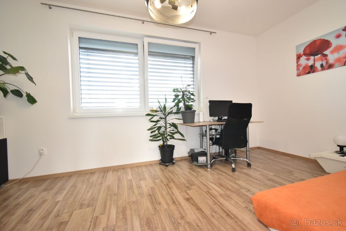 Moderné bývanie v 3 iz. mezaníne so záhradou v Bernolákove - 11