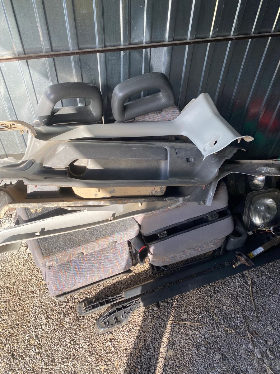 Rozpredám suzuki jimny 1.3 - 11