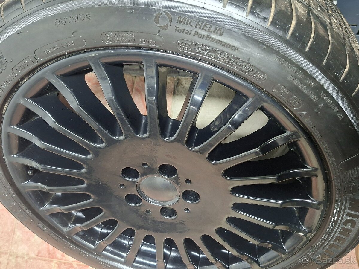 Mercedes R19 Original - 11