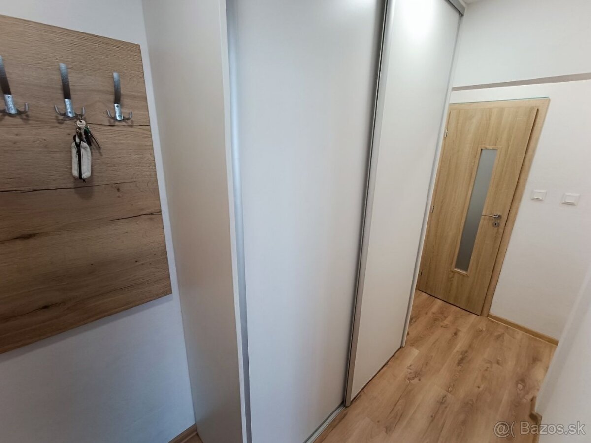 Predaj zrekonštruovaného 1 izb.bytu s loggiou, 39 m2 - Hájik - 11