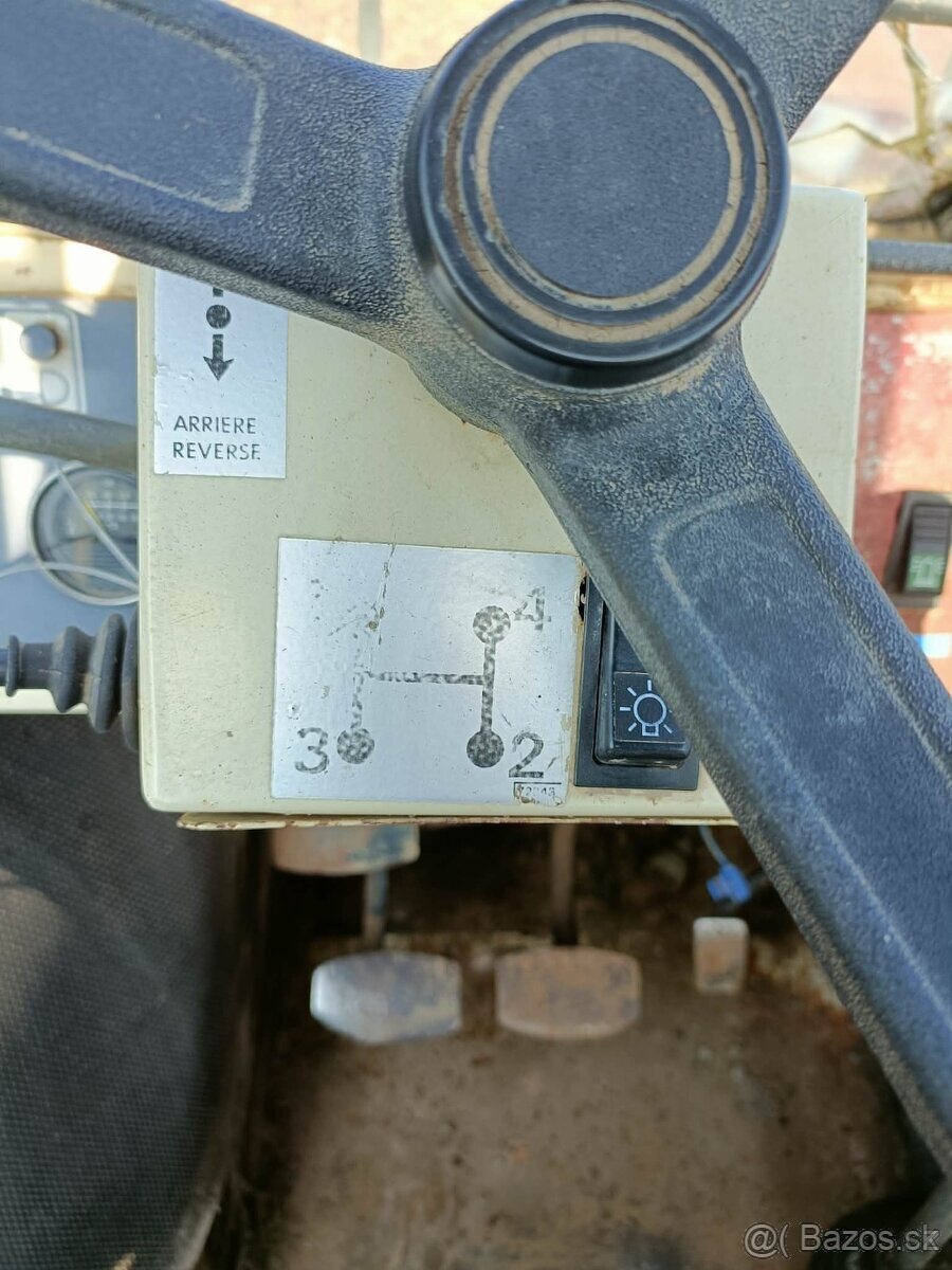 Teleskopický manipulátor MANITOU MT222 FC - 11