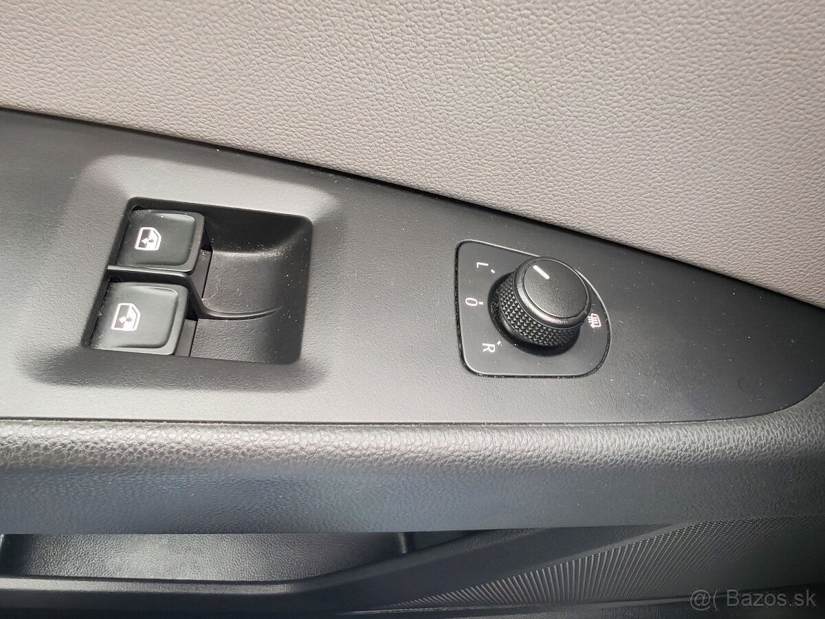 SEAT LEON 5D Reference 1.2 TSi 81kW, 6-G - 11