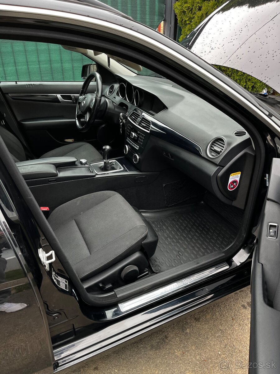 Mercedes Benz w204 c220cdi - 11