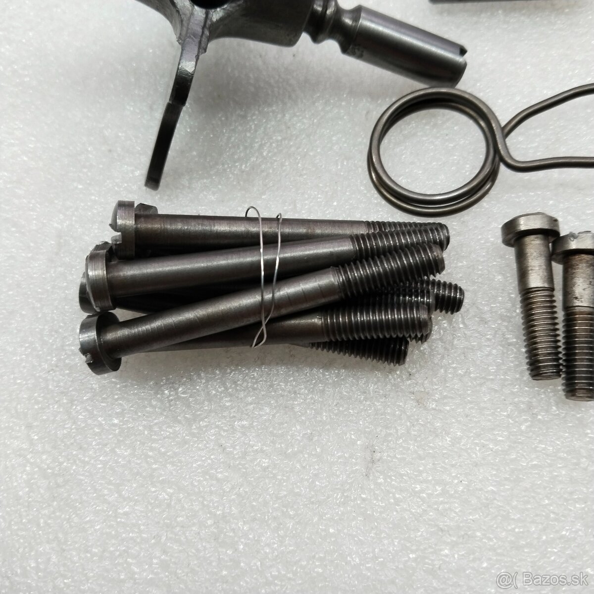 MANET 90 ŠROUBY MOTORU ORIGINÁL - 11