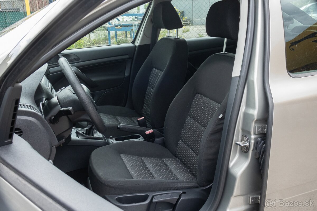 Škoda Octavia 1.6 MPI Ambiente - 11