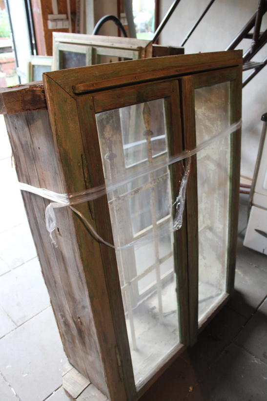 2 x starodávne okno z mrežou - 11