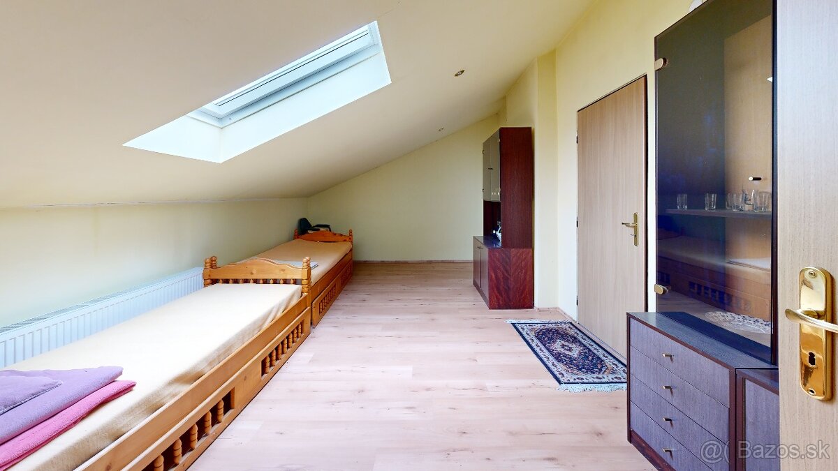 Na predaj veľký 3 podlažný dom Šulekovo, pozemok 524m2 - 11