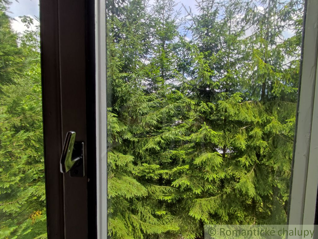 5-izbová chata na polosamote v krásnom horskom prostredí v - 11